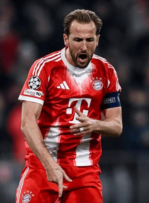 足坛一夜动态:拜仁造4-0惨案,切尔西0-3吞四连败,斯洛特输球甩锅